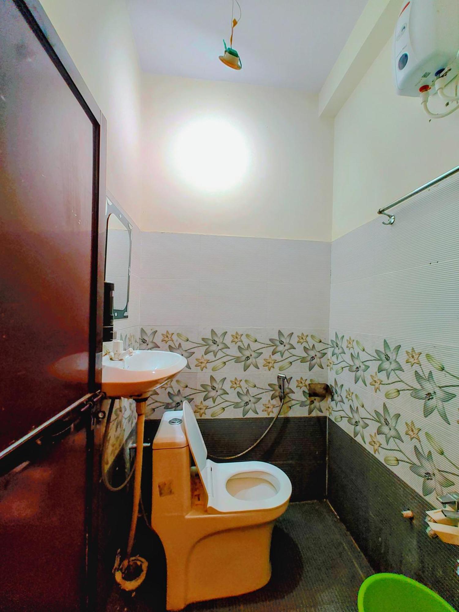 De Costa Palace - Pick And Drop Available Varanasi Exterior photo